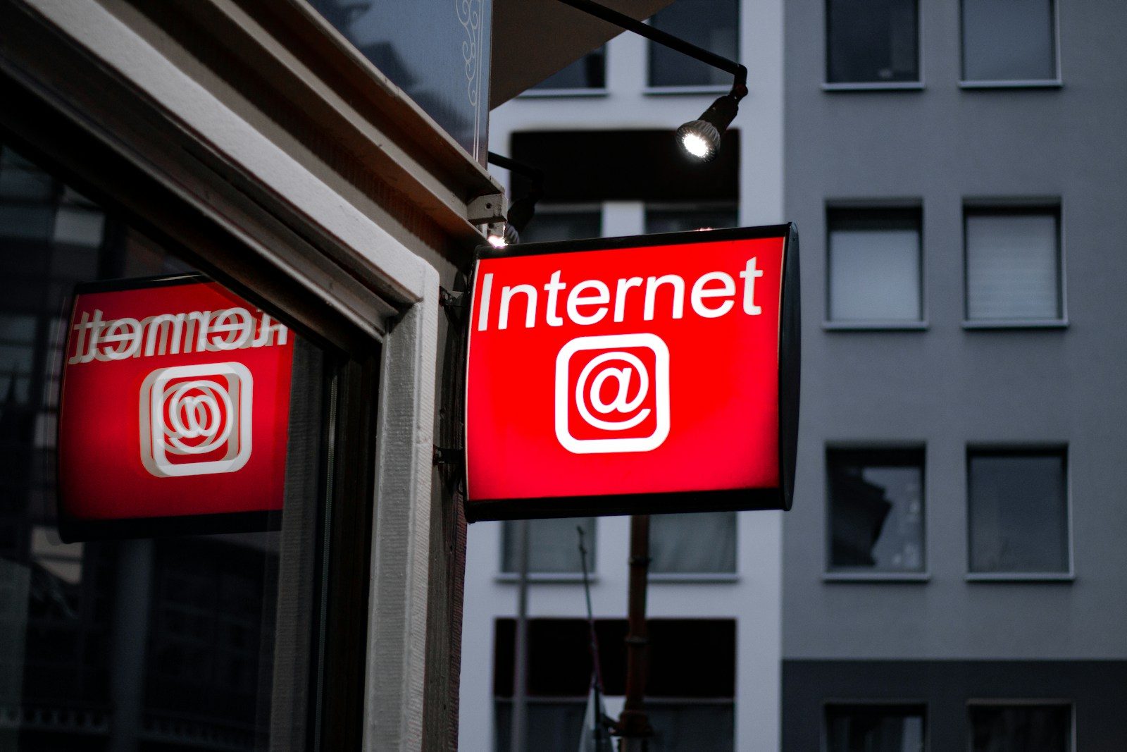 8 internet bill details people often overlook