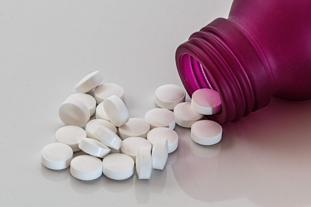 pills, medication, tablets, bottle, drugstore, medicine, healthcare, headache, pharmaceutical, chemist, pharmacist, prescription, pharmacy