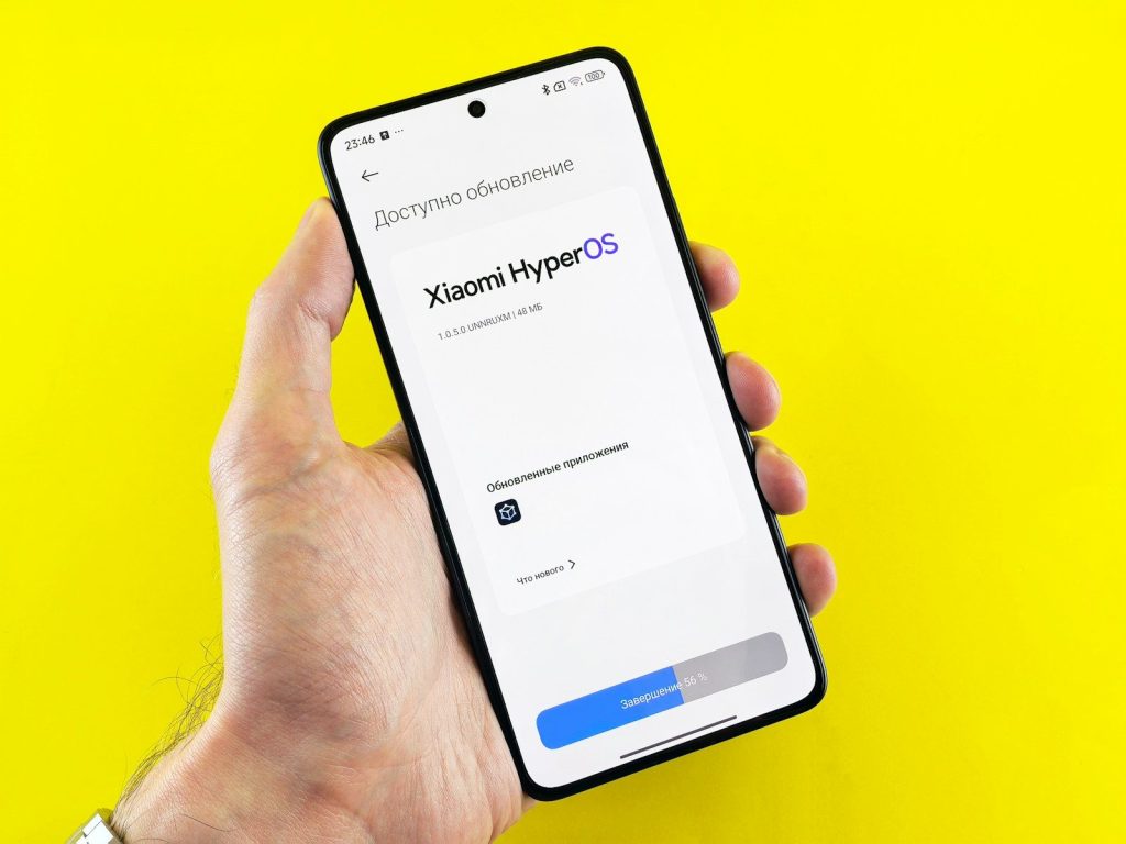 A xiaomi phone is displaying the hyperos screen.
