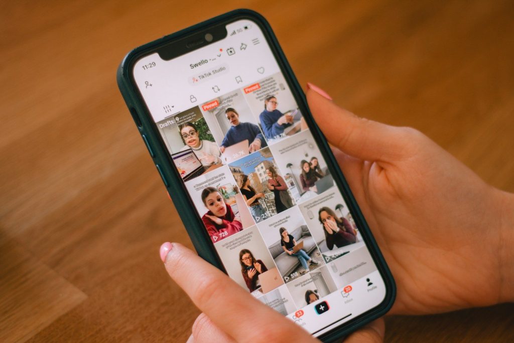Someone is scrolling through a tiktok feed.