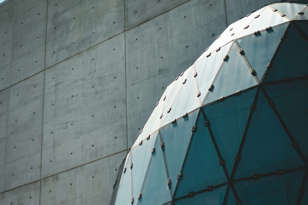 gray concrete wall