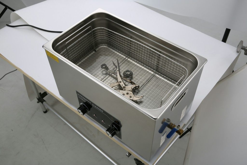 a machine that is sitting on top of a table