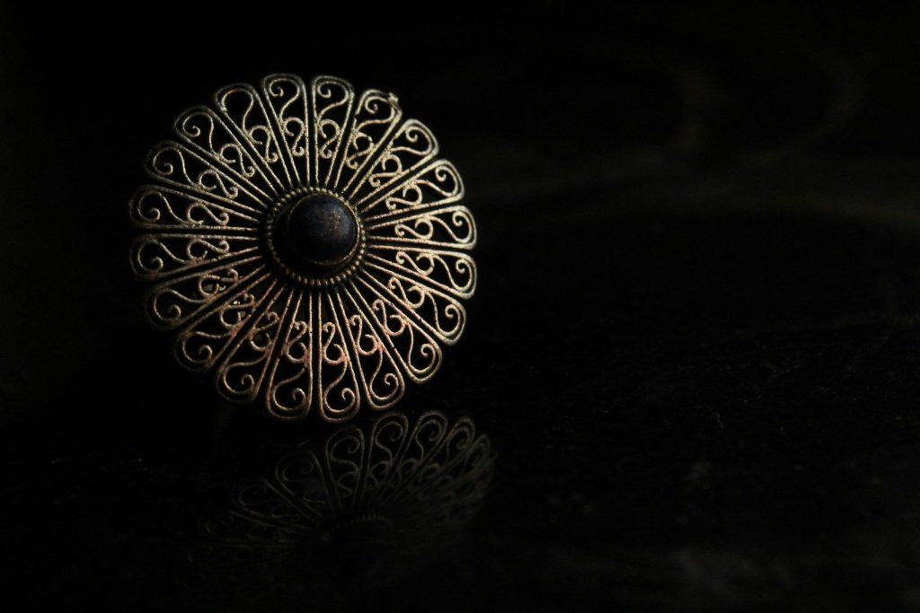 black and white round decor